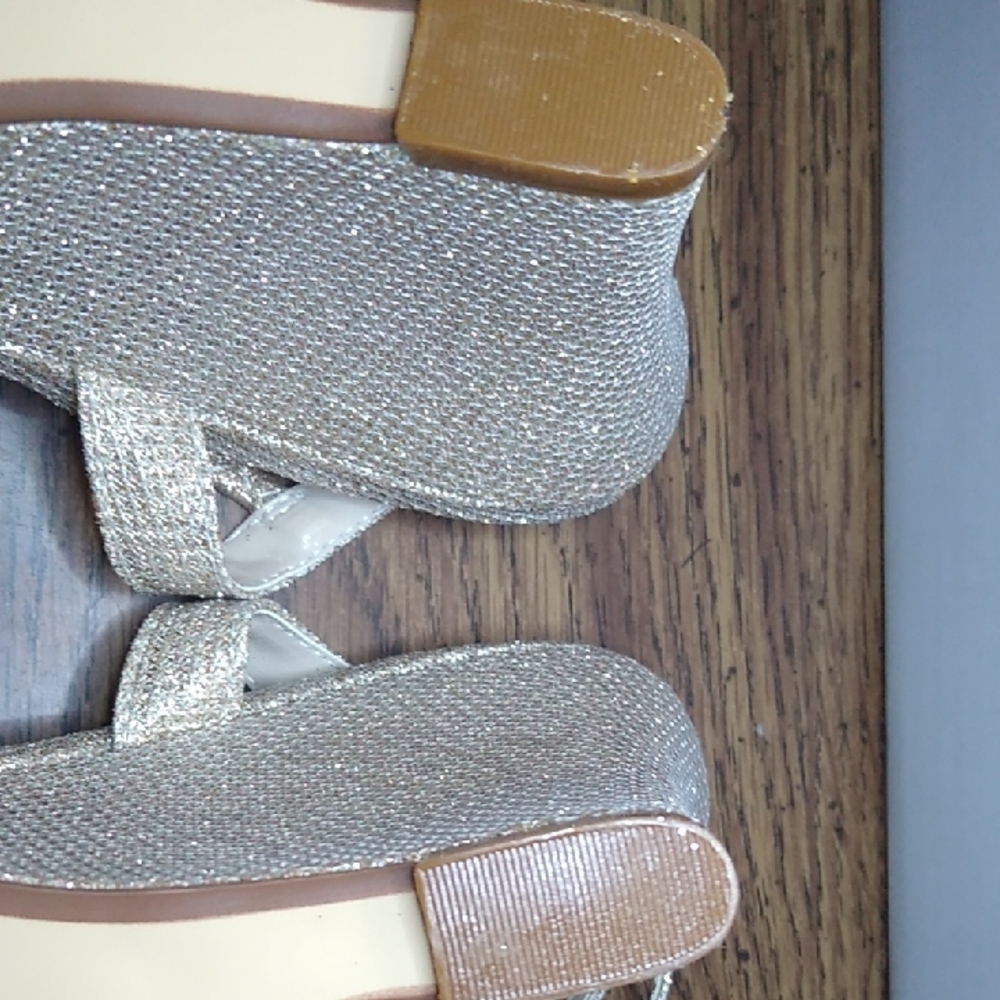 Benjamin Walk Gold Heels Elegant Strappy Design - Picture 9 of 11